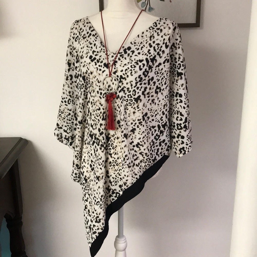 Fabulous leopard print poncho type top, large
